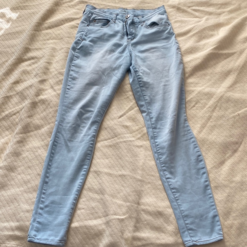 Very comfy, light colored skinny jeans